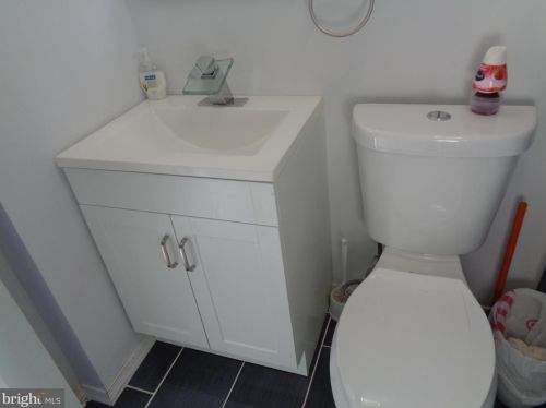 6306 10th St, Philadelphia PA 19133-1511 exterior