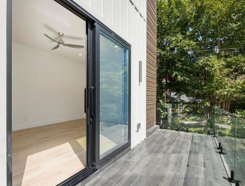 2374 Logan Cir, Atlanta GA  30318-2855 exterior