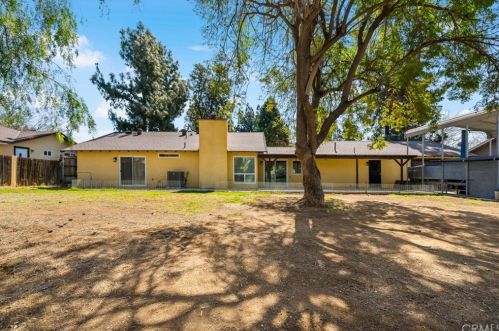 9447 Stirrup St, Riverside CA  92509-4960 exterior