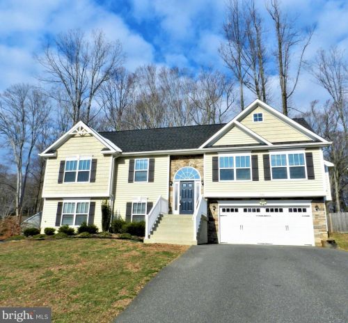 326 Phillips St, Fredericksburg, VA 22405-2715