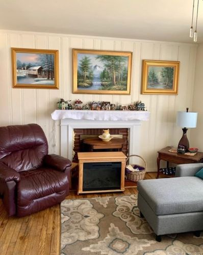 124 Dry Hill Rd, Norwalk, CT 06851-3127