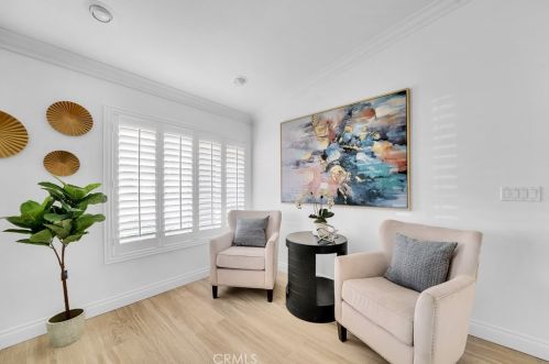 8696 La Playa Cir, Santa Ana CA 92708-5010 exterior