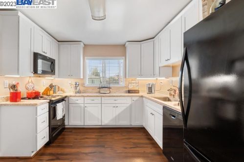 784 Blaine Way, Hayward, CA 94544-2624