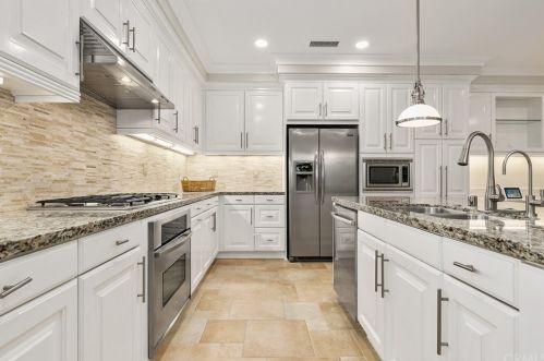 48 Bianco, Irvine CA  92618-0106 exterior
