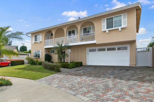 9837 Gene St, Cypress, CA 90630-3910