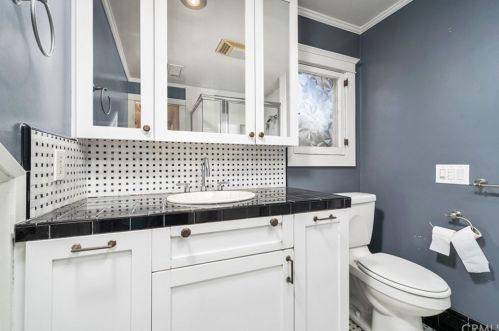 5292 Magnolia Ave, Riverside CA  92506-1248 exterior