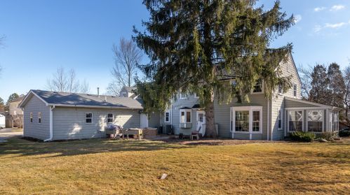 454 Margate Ter, Bannockburn IL  60015-3359 exterior