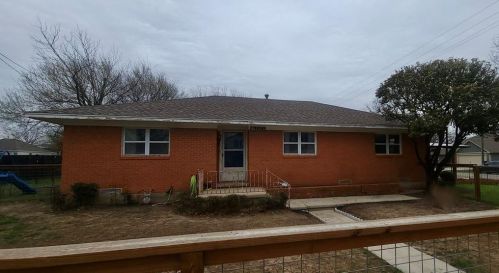306 Lee St, Valley View TX  76272-9671 exterior