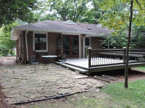 1475 Amanda Cir, Atlanta, GA 30329-3317