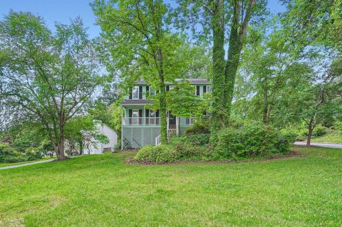 5649 Longbow Dr, Stone Mountain, GA 30087-5232