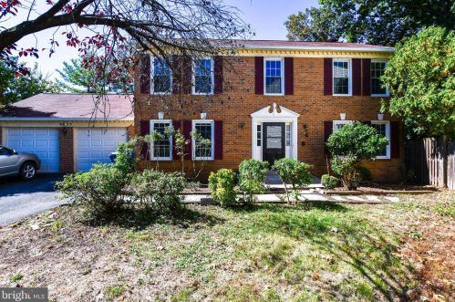 8009 Daffodil Ct, Springfield VA  22152-3422 exterior