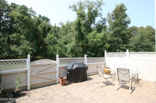 128 Daniele Dr, Tinton Falls NJ 07712-7943 exterior