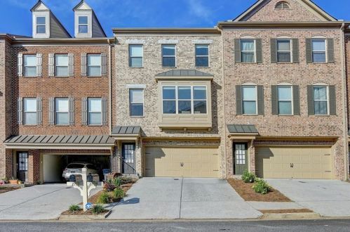 2709 Hallwood Ln, Suwanee, GA 30024-2961