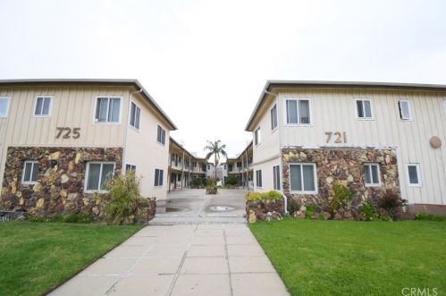 725 Larch St, Inglewood, CA 90301-3440