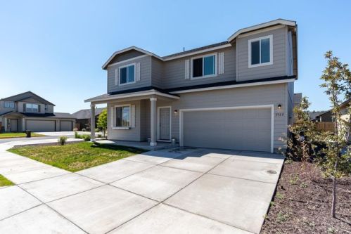 3522 Pumice Ave, Eagle Crest OR  97756-9610 exterior