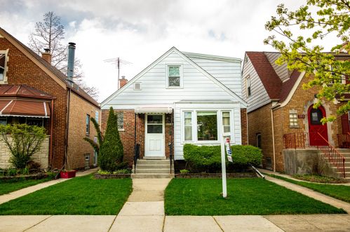 3311 Sunnyside Ave, Brookfield, IL 60513-1331