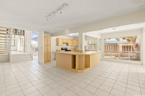 6897 Niumalu Loop, Honolulu HI  96825-1646 exterior