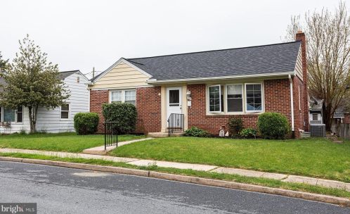 924 Rolridge Ave, Lancaster PA  17603-5739 exterior