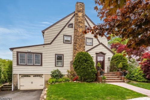 6 Charles Pl, Chatham Township, NJ 07928-1903