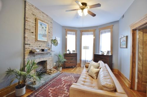 1610 Sawyer Ave, Chicago, IL 60647-4915