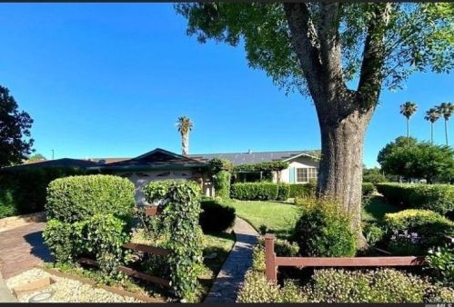 876 Trysail Ct, Vacaville, CA 95687-4721
