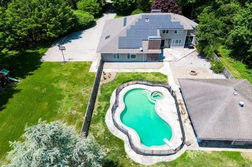 123 Sunset Dr, Killingly, CT 06239-2129