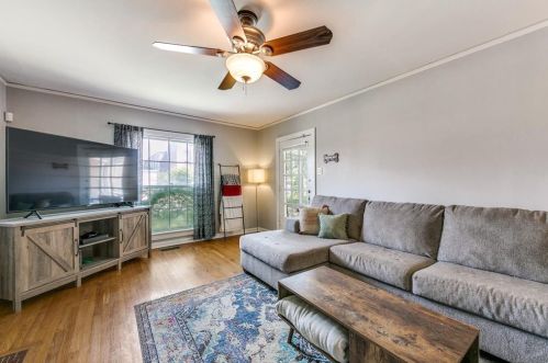 5834 Goodwin Ave, Dallas TX  75206-6106 exterior