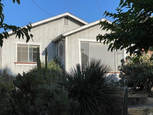 836 8th St, Benicia, CA 94510-2554