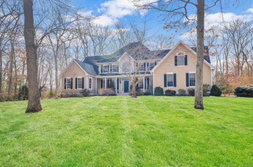 7 Ellridge Pl, Ellington, CT 06029-3632