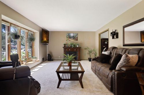 113 Hidden Meadow Rd, Saint Paul MN  55124-9743 exterior