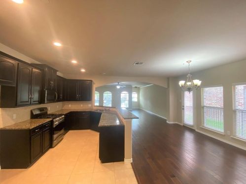 4232 Comanche Dr, Carrollton TX  75010-3300 exterior