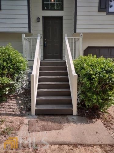 69 Country Ct, Carrollton, GA 30116-5585
