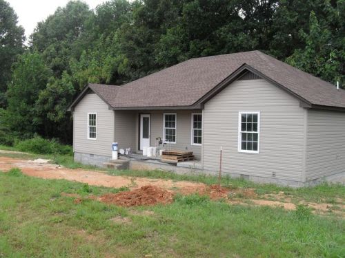 65 Brady Cole Ln, Lafayette, TN 37083-2661
