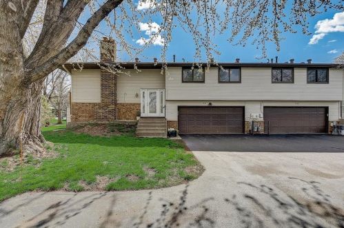 1681 Hickory Hill Dr, Saint Paul MN  55122-2527 exterior