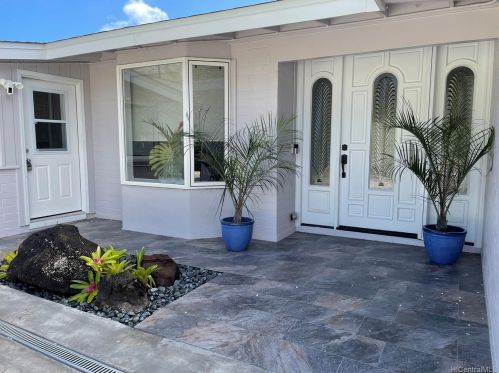 39 Makaweli St, Honolulu HI  96825-2148 exterior