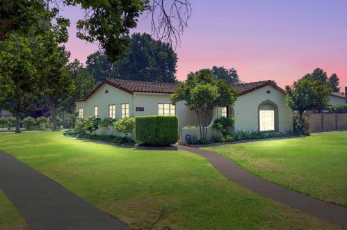 1504 6th St, Los Banos, CA 93635-4733