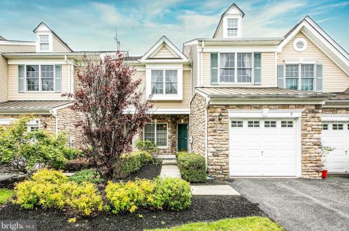 9 Nestlewood Way, Princeton NJ  08540-6132 exterior