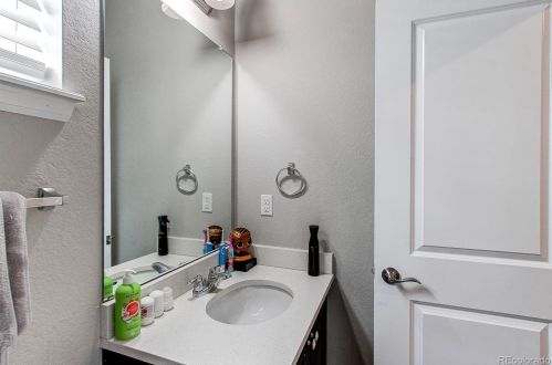 14653 Belleview Dr, Aurora CO 80015-2258 exterior