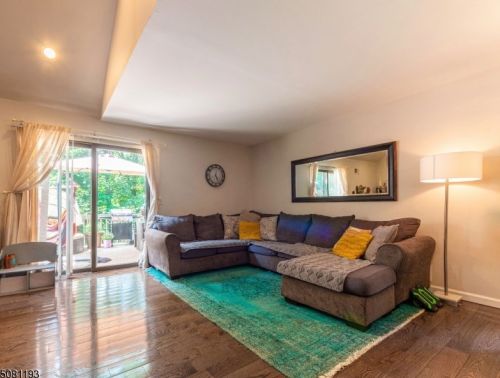24 Mountain Ridge Rd, Bloomingdale, NJ 07403-1068