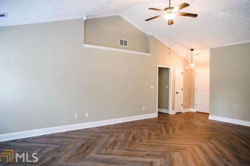 560 Pebble Blvd, Porterdale, GA 30016-7658