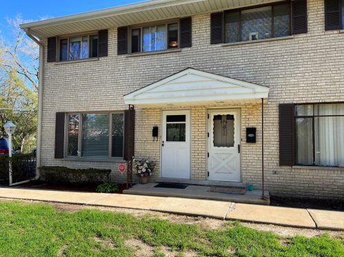602 Central Rd, Arlington Hts, IL 60005-3210