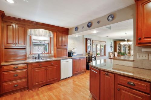 795 Heinel Dr, Saint Paul MN  55113-2152 exterior