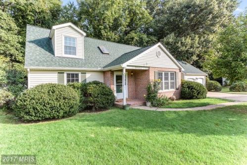 2013 White Lake Dr, Fredericksburg, VA 22407-1485