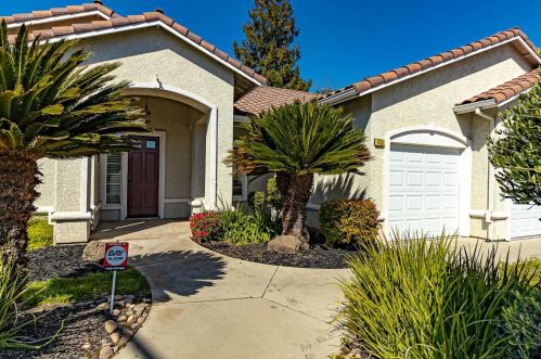 4101 Tierra Lago Dr, Modesto, CA 95356-8744