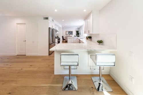 17084 Escalon Dr, Van Nuys CA  91436-3838 exterior