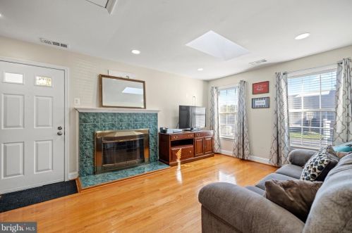 7319 Beverly Park, Springfield VA  22150-3162 exterior