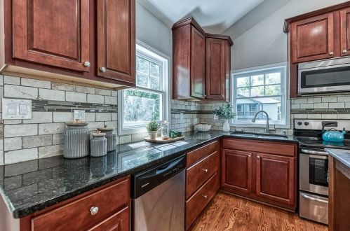 15 Bates Ave, Atlanta GA  30317-1301 exterior