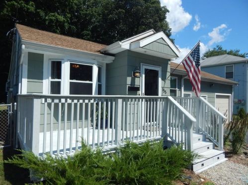 155 Botsford Ave, Milford, CT 06460-5808