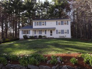 5 Mill Pond Dr, Nashua, NH 03062-3025
