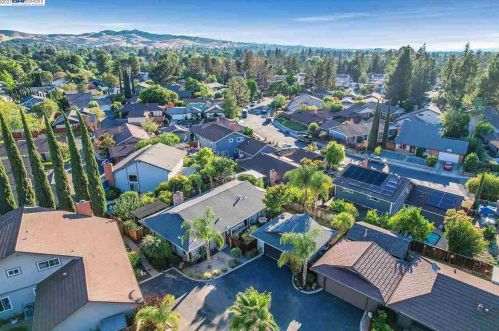 5442 Agostino Ct, Concord CA  94521-2421 exterior